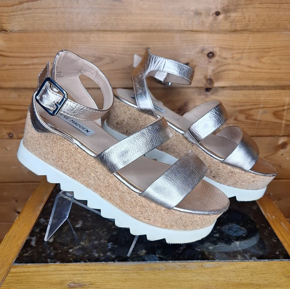 ❤️ Steve Madden Rose Gold Plataform sandals Size 7M